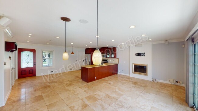 Foto del edificio - Beautiful 3 Bedroom Home in Huntington Beach