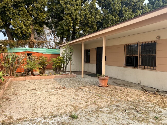 Covered patio/porch - 4839 W 98th St