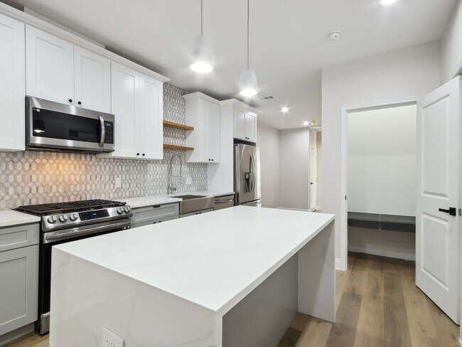 Foto del edificio - Modern 2-Bed, 2-Bath Condo in Houston