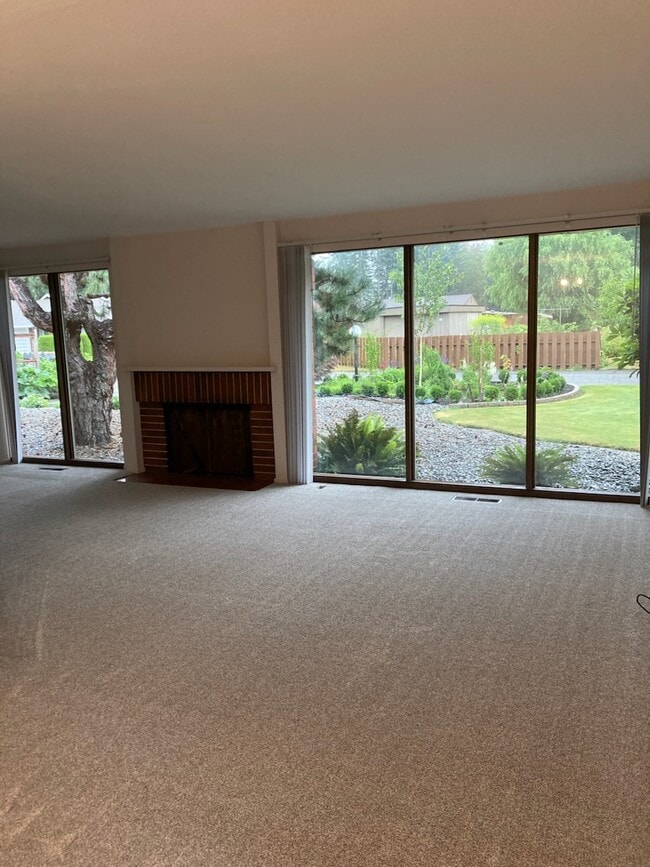 Building Photo - 6007 74th St NE