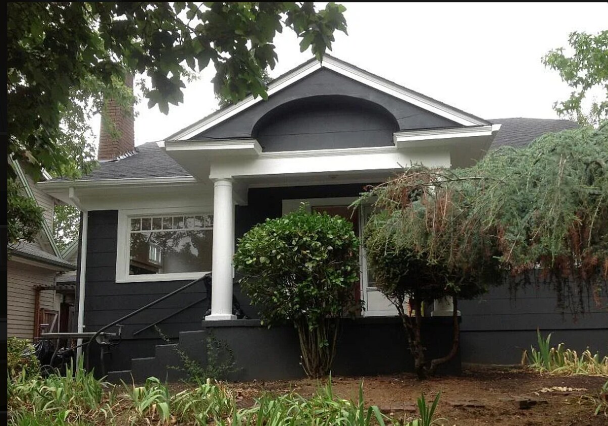 Primary Photo - Beaumont-Wilshire Neighborhood! Charming 3...