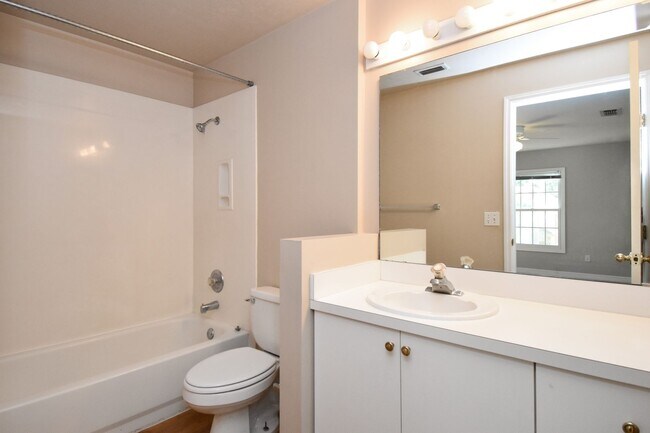 Building Photo - 2BR/2BA Upstairs Condo in Haile Village Ce...