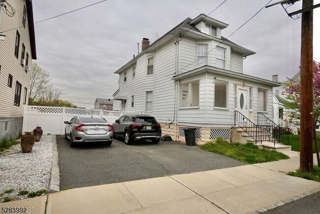 Foto del edificio - 27 Mt Pleasant Ave