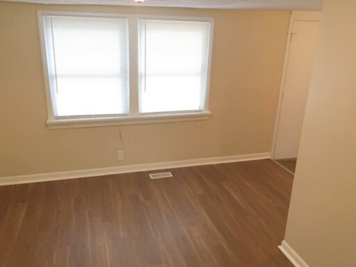 Foto principal - 421 W Broadway St