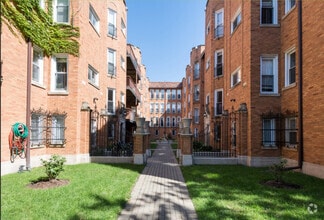 Building Photo - 1642 W Greenleaf Ave