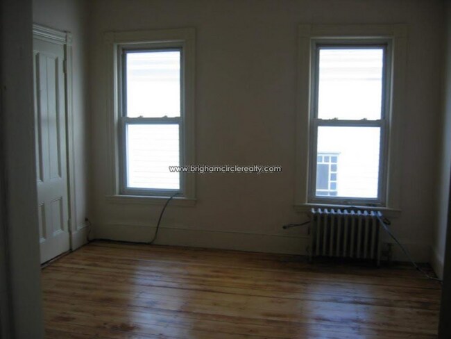 Building Photo - 55 Hillside St