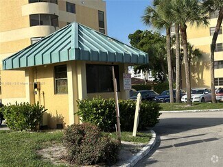Building Photo - 6575 W Oakland Park Blvd