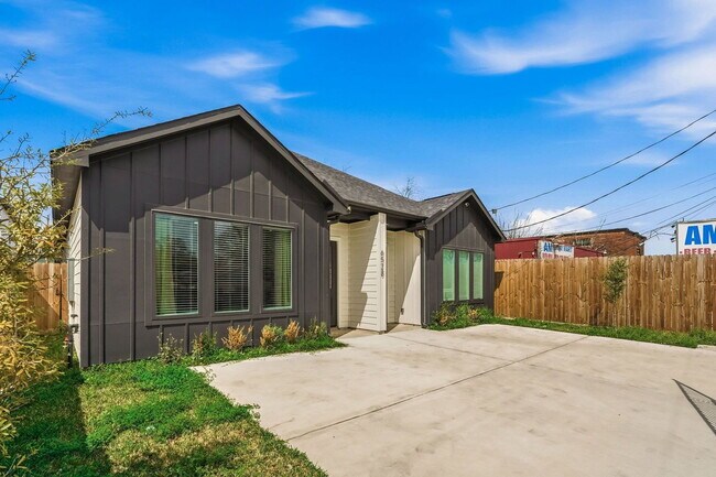 Foto del edificio - 6528 Weston St