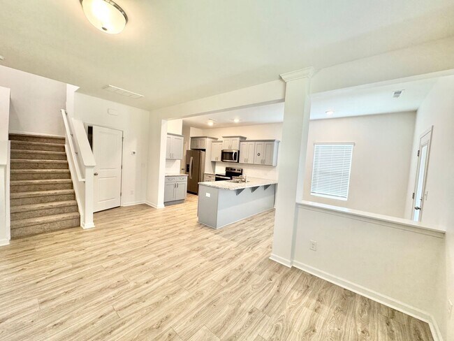 Foto del edificio - Available December 8th — Beautiful & Spacious 3BR/2.5BA Home minutes from shopping and  I-85