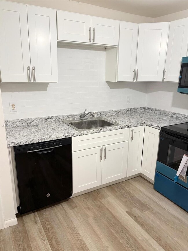 Foto del edificio - 22615 SW 66th Ave