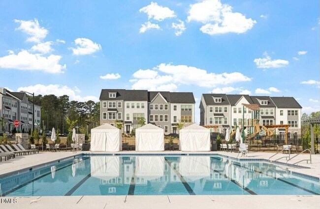 Foto del edificio - Room in Townhome on Billingshurst Wy