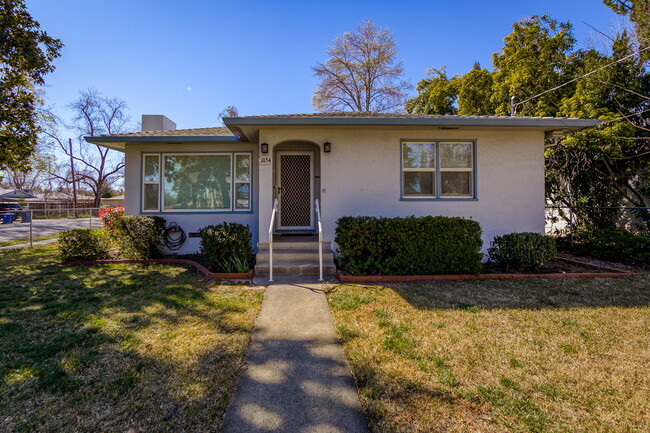 Front Porch - 1654 Verda St