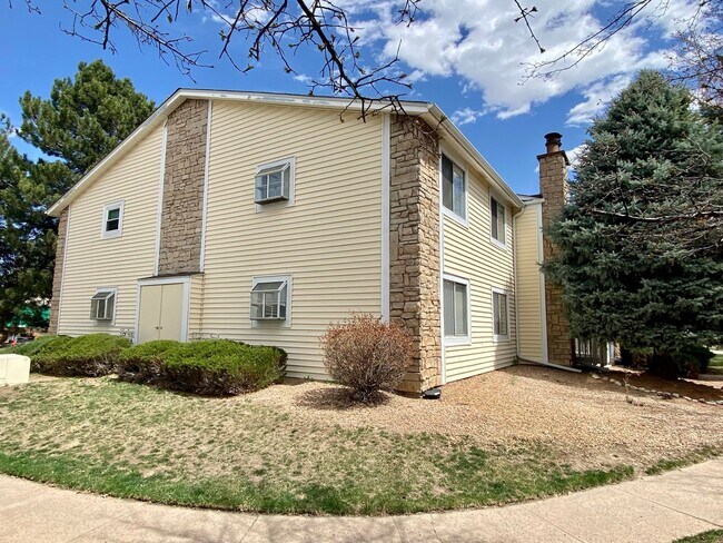 Photo - 2 Bed 2 Bath Condo in Denver Near Windsor Lake! Available NOW!