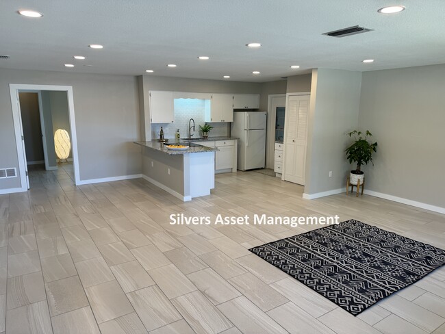 Open Floorplan - 3307 York Dr W