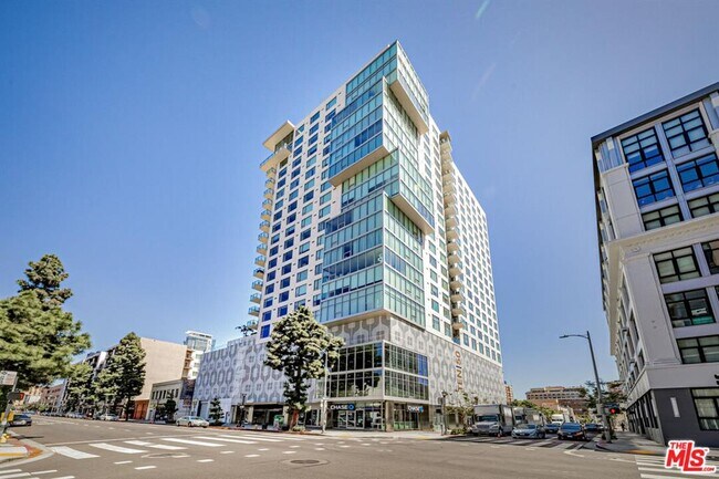 Ten50 Building - 1050 S Grand Ave