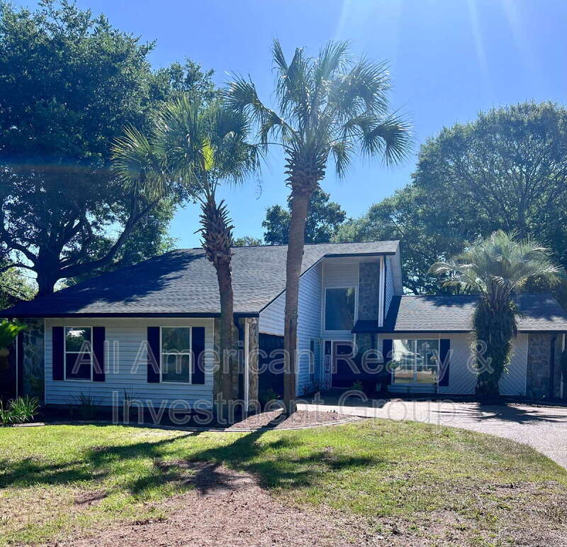 Primary Photo - 101 Hands Cove Ln