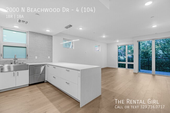 Foto del edificio - 2000 Beachwood Dr