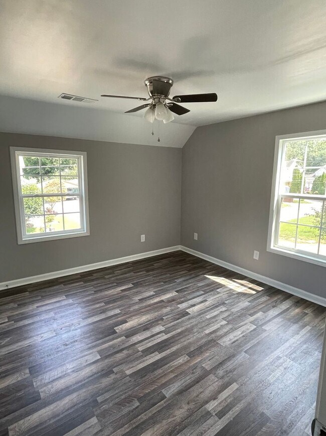 Building Photo - 3 Bedroom Duplex in Gainesville
