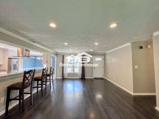 Foto del edificio - 2404 Haywood Ave