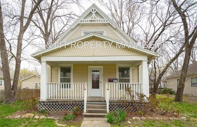 Building Photo - 507 S Ash St