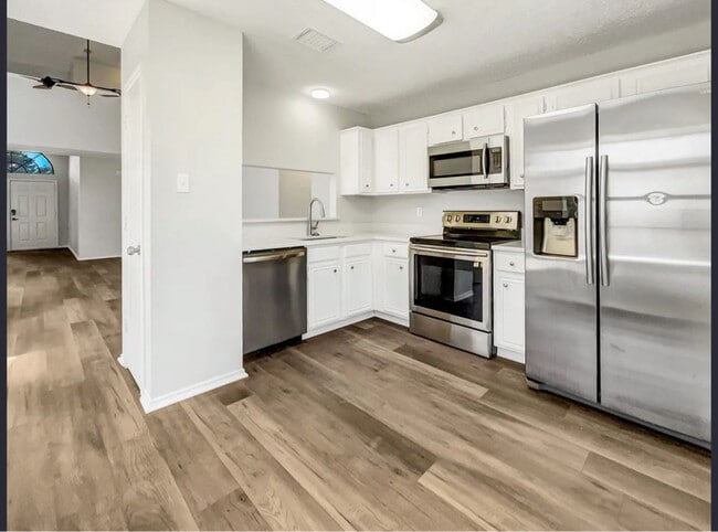 Foto del edificio - 6808 Driffield Cir E