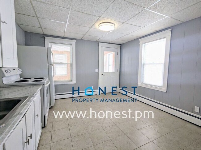 Foto del edificio - 73 Kennedy Memorial Dr