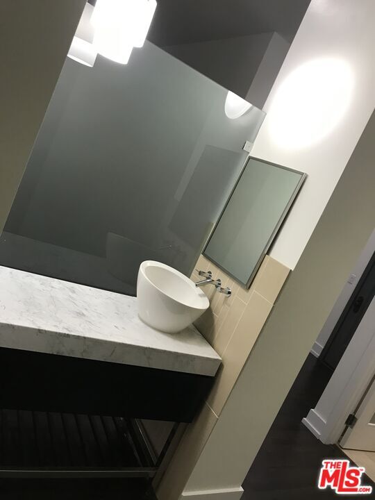 Foto del edificio - 727 W 7th St