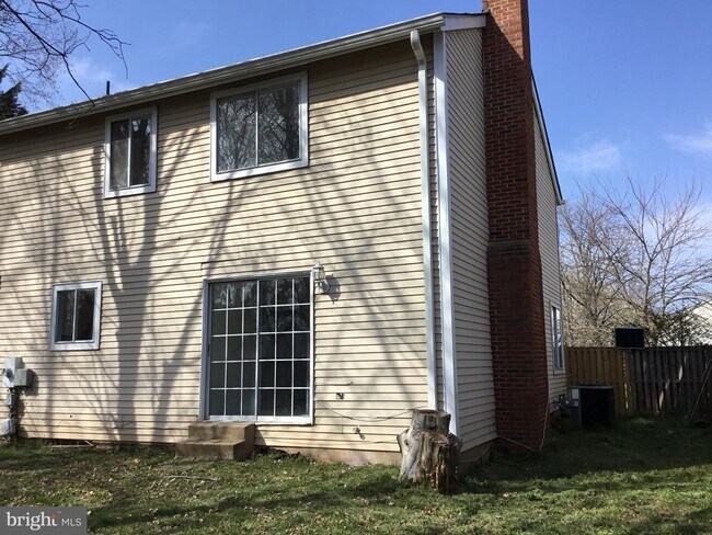 Building Photo - 107 Kale Ave