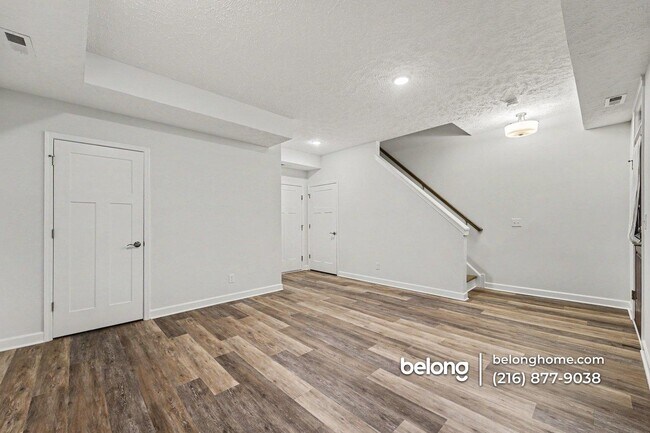 Foto del edificio - 12021 Ashbury Ave