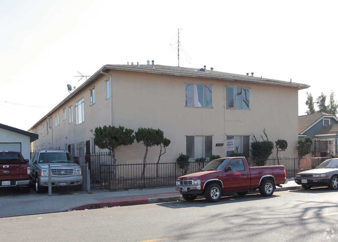Foto del edificio - 7102 Malabar St