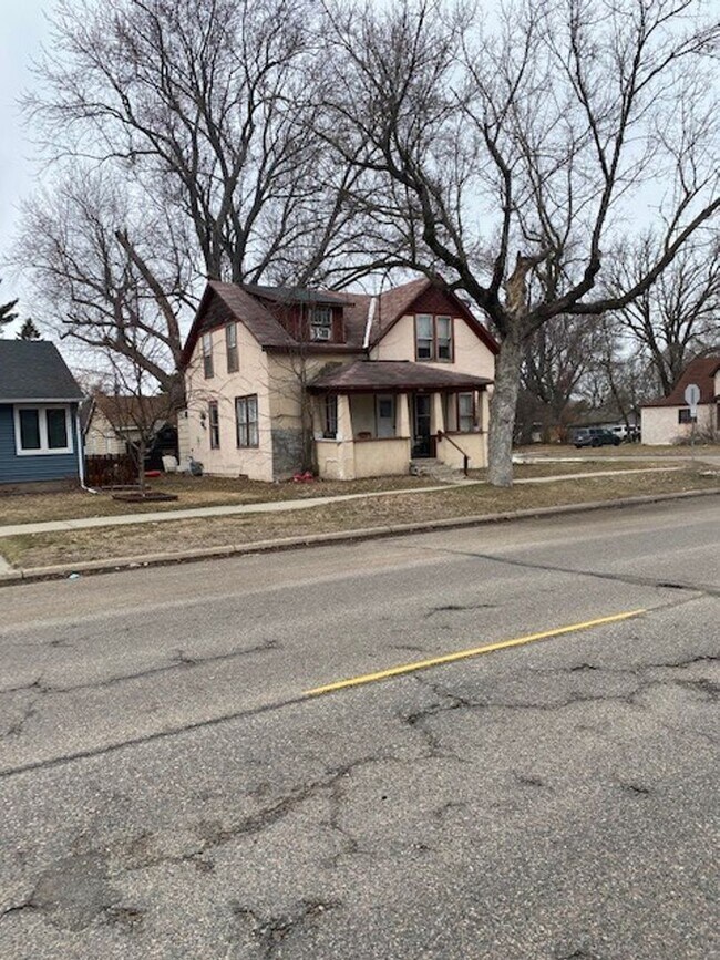 Foto del edificio - 323 4th Ave NE - Anderson