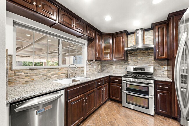 Foto del edificio - 1212 E Cottonwood St