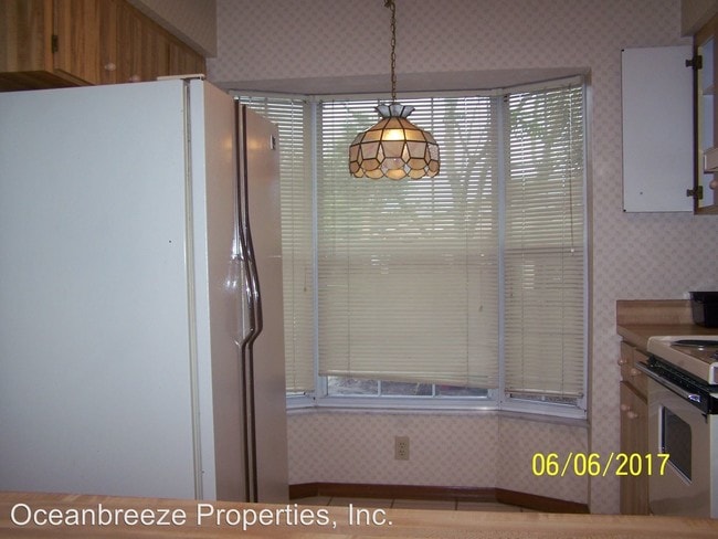 Building Photo - 408 Shangri La Cir