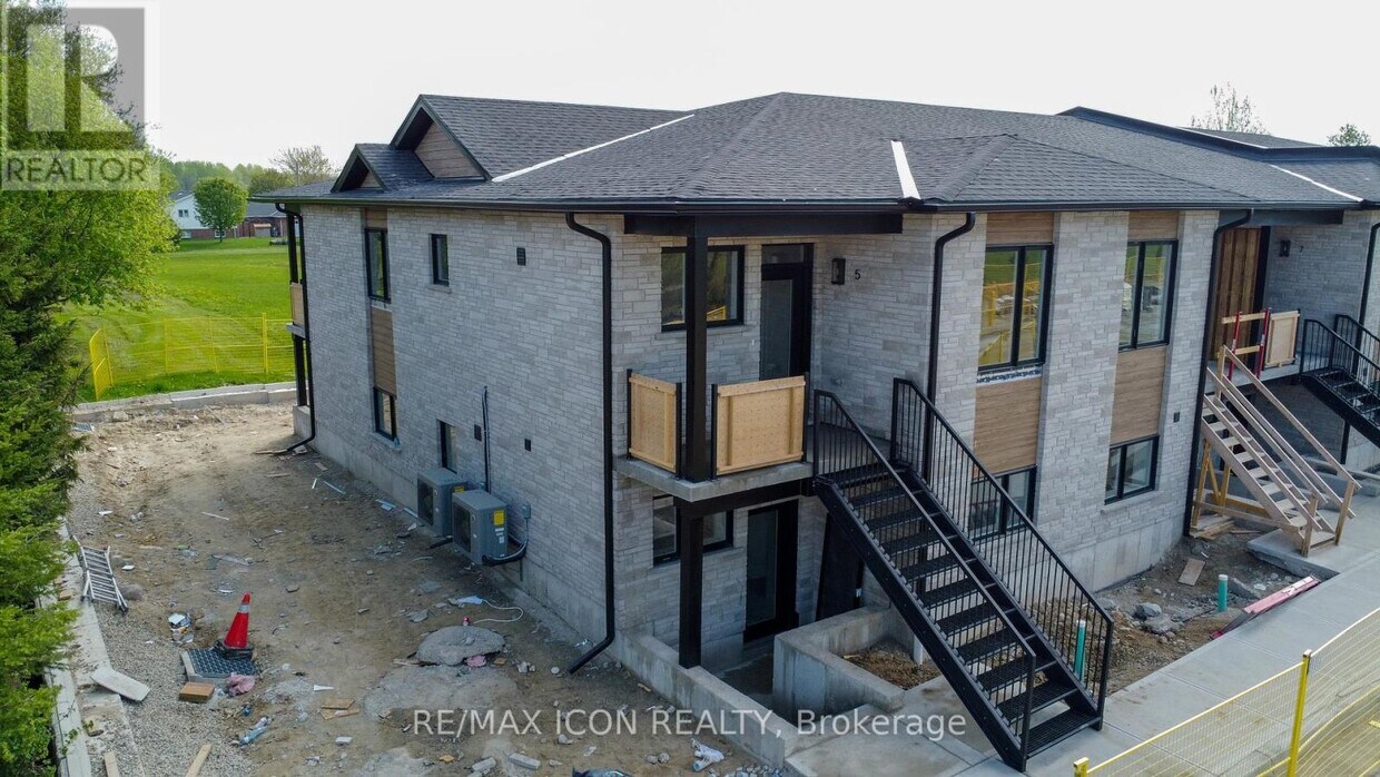 Photo principale - 440-440 Wellington St E