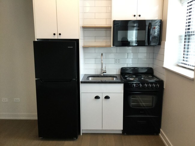 Foto del edificio - 6019 N Winthrop Ave