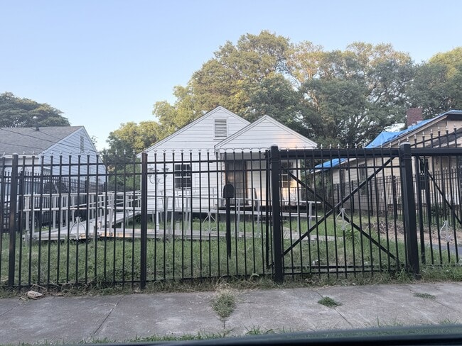 Photo - 1504 N Trezevant St House