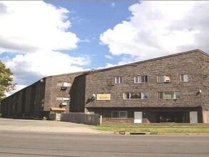 Building Photo - 42 Warner St