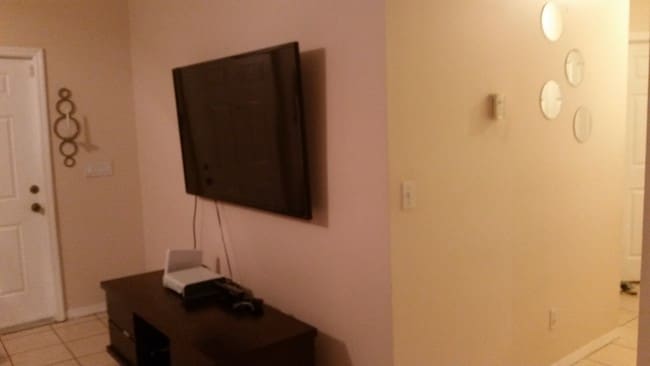 Building Photo - 707 NW 208th Dr