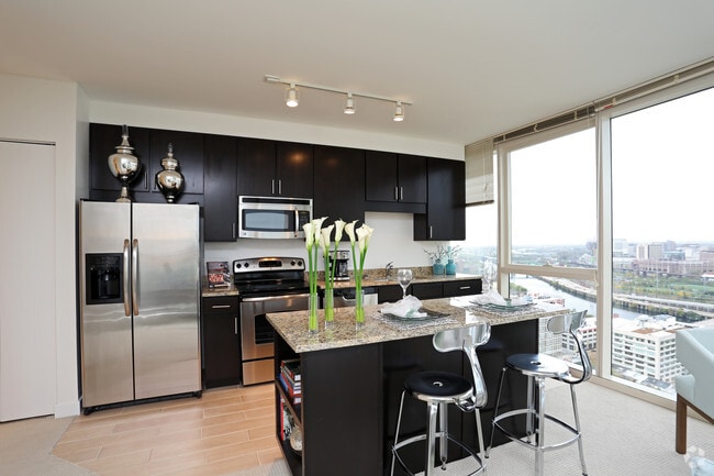 Interior Photo - 2116 Chestnut