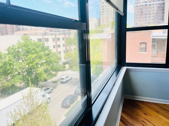 Foto del edificio - 525 W Aldine Ave