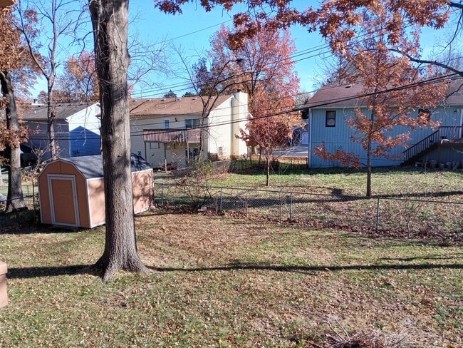 Building Photo - 4BR Single Family Home w/ Fenced Yard in S...