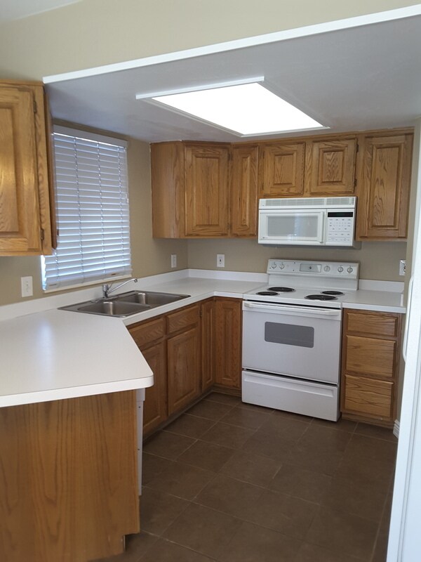 Foto del edificio - 461 N Orem Blvd