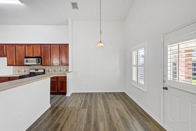 Building Photo - 5006 Birch Manor Ln
