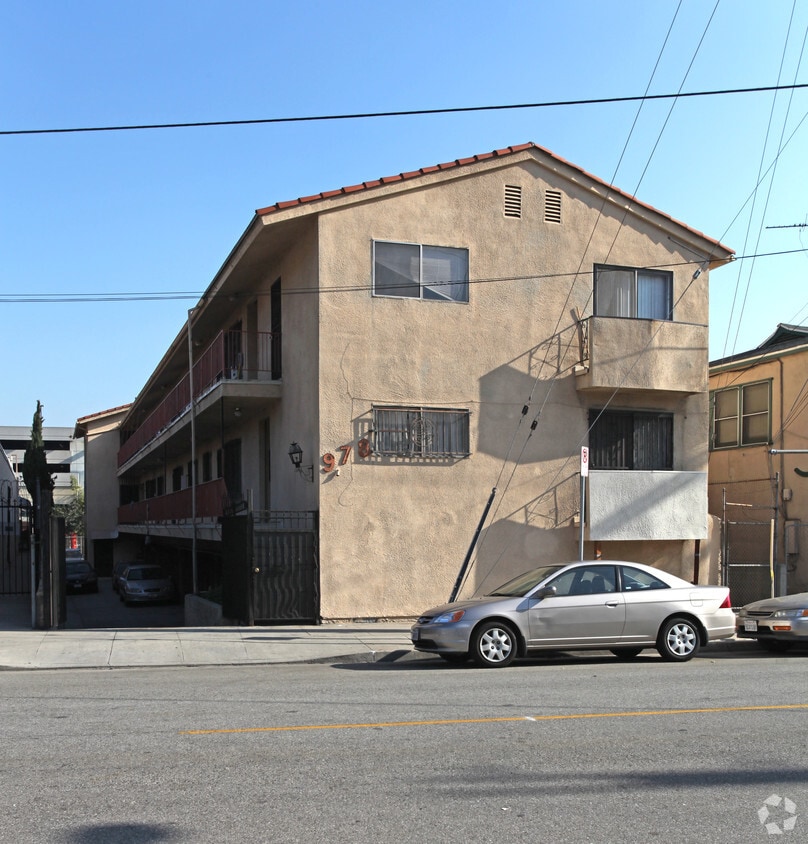 Primary Photo - 970 Yale St
