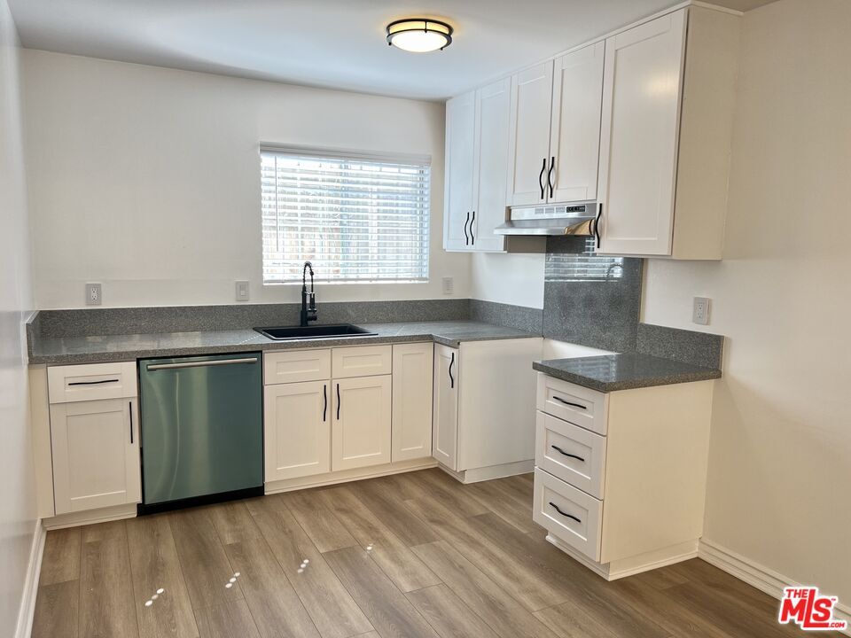 Foto principal - 6542 S Victoria Ave