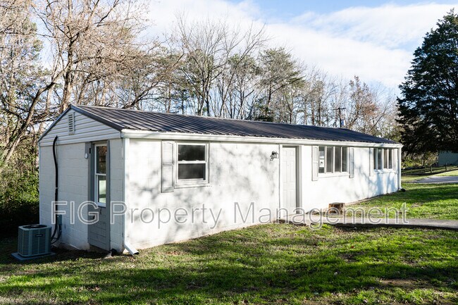 Building Photo - 3715 Sisk Rd NW