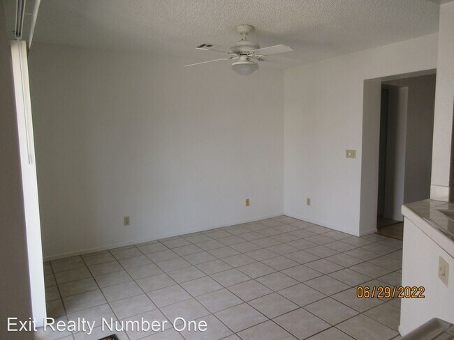 Building Photo - 2 br, 2.5 bath House - 904 Sparrow Court