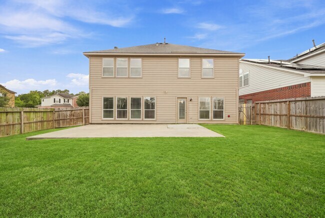 Foto del edificio - 18810 Lantern Cove Ln