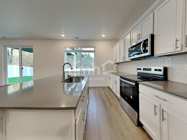 Building Photo - 7706 Brenden St SW