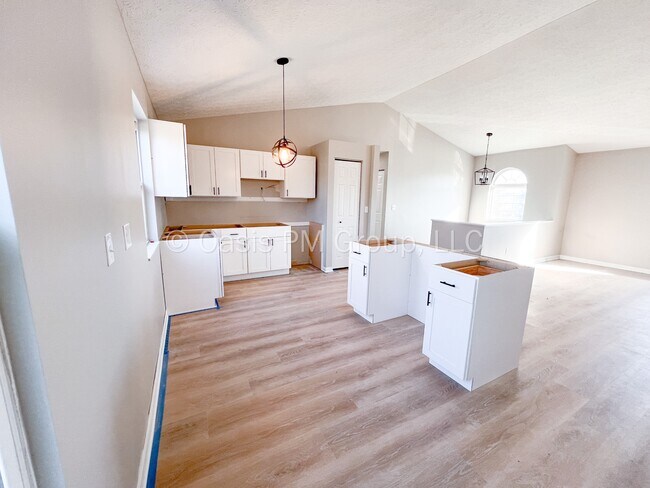 Building Photo - 2278 Golden Leaf Ln